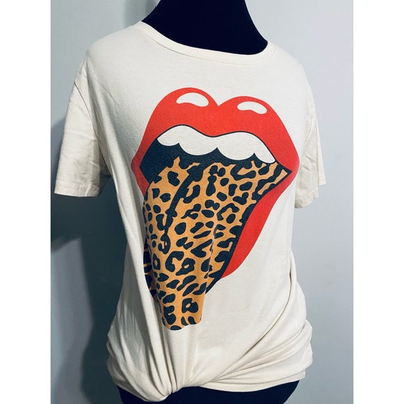 Tops - Graphic Tee- Red Kiss Leopard Tongue ❤️
